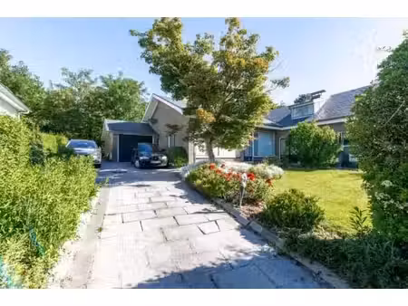 charmante maison d'habitation avec jardin et garage à vendre