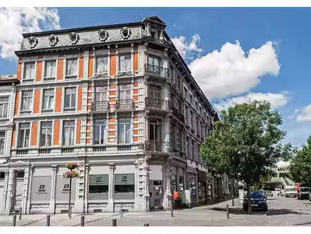immeuble 18 kots avec rez commercial! revenu locatif 11.583€