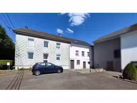 deux maisons distinctes avec terrain en zone de construction