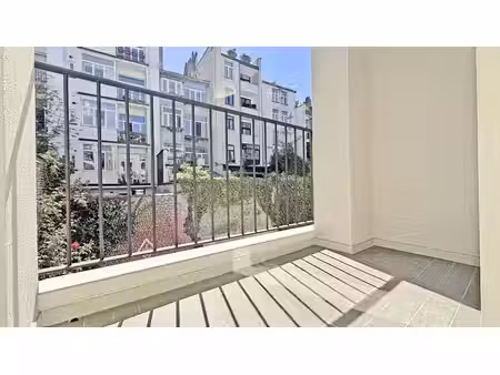 parc de forest / parvis – rare appt neuf 1ch. + balcon.