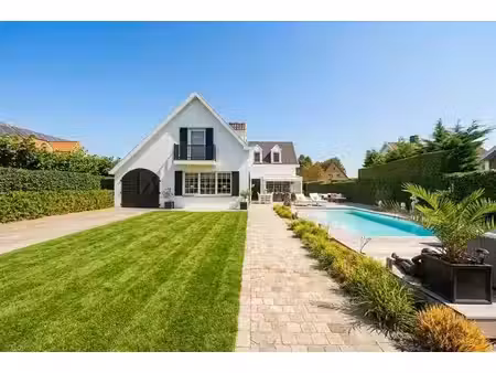 villa de luxe avec piscine  jardin ensoleillé et 4 chambres…