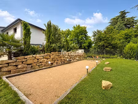 maison de luxe à vendre à collonges-au-mont-d'or