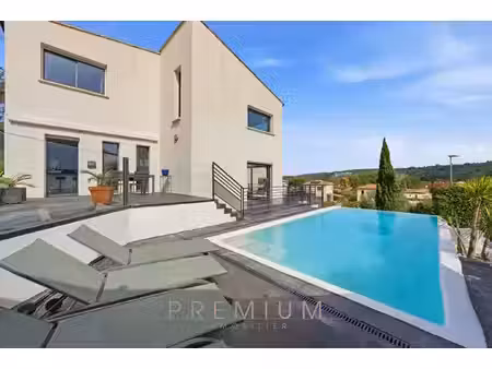 maison de luxe à vendre dans le quartier village