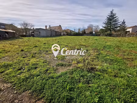 terrain constructible plein centre bourg