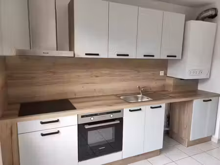 location appartement 3 pièces 68 m² à villefranche-sur-saône (69400)