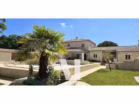 maison avec piscine et jardin breuillet (17)