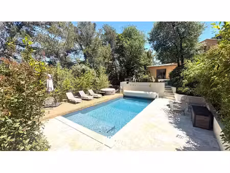 maison t5 avec piscine et terrain 1200 m2 commune de mimet.