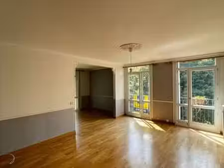 location appartement 4 pièces à ris-orangis (91130) : à louer 4 pièces / 96m² ris-orangis