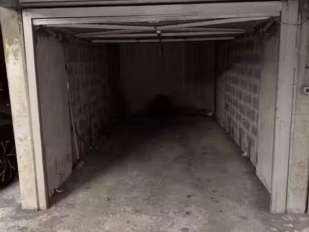 place de parking immeuble gardien et sécurisé - quartier bac