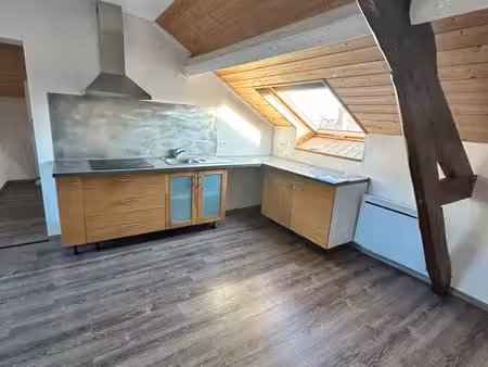 apparemment 45 m carré comble neuf isolé