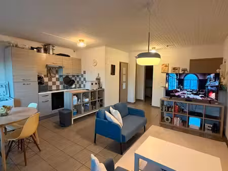 beau f2 meublé - 45 m2 centre lunel