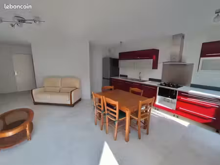 grands boulevard  proche catane  dans un bel immeuble récent  f4 de 80m2 meublé avec garag
