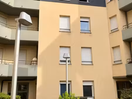 t2 63m2 + parking proximité commerces et transports en commun