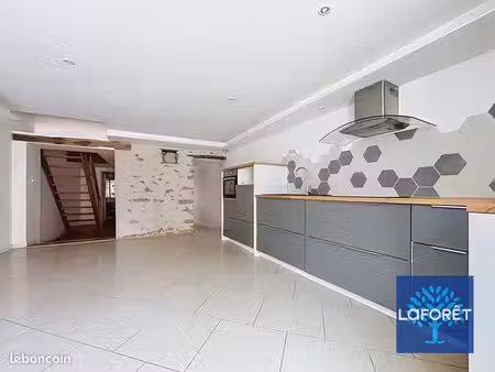 maison 2 pièces 65 m²