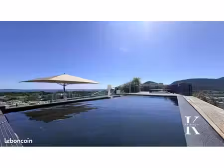 penthouse 5 pièces 200 m²