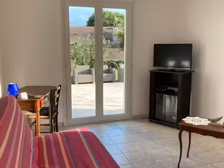 studio de 30m² dans maison particulière