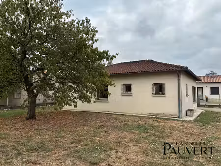 villa t3 individuelle de plain pied avec beau jardin et gran