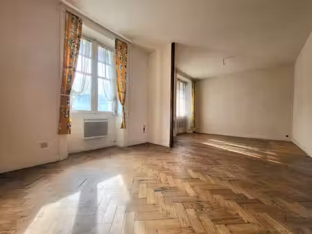 appartement à rénover 58 m2 avec combles privatifs