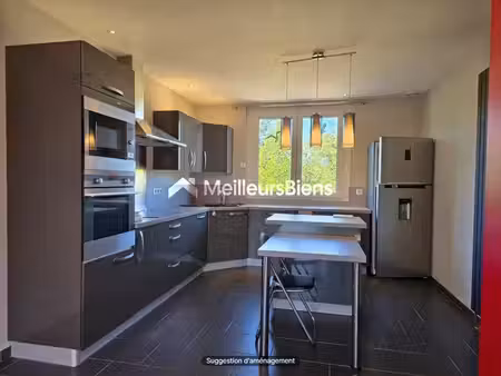 maison climatisée et rénovée  5 pièces dont 3 chambres  sous-sol avec garage et terrain cl