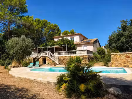 cuers environnement privilégié belle villa t5 avec piscine et double garage