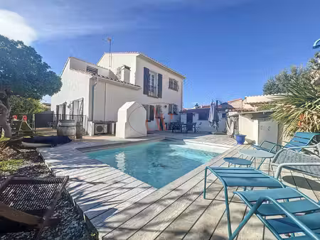 belle villa renovee de 150m2 avec piscine