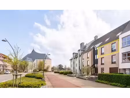 agreable appartement + parking + terrasse