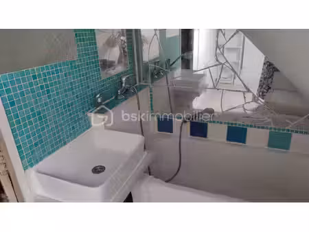 chambre de service de 3 01 m² à paris-10e-arrondissement