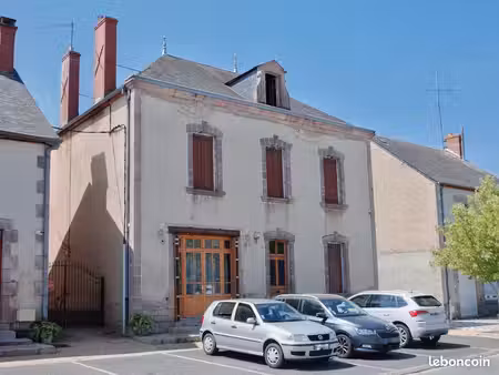 belle maison en pierre en coeur de bourg