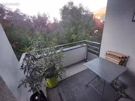 t1bis avec terrasse  immeuble réscent - 35m² - stade chambéry