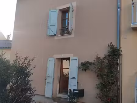 f3