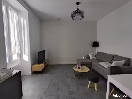 maison de ville meublée jardin public
