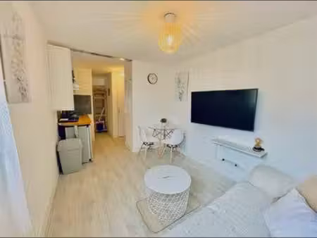 location studio meublé