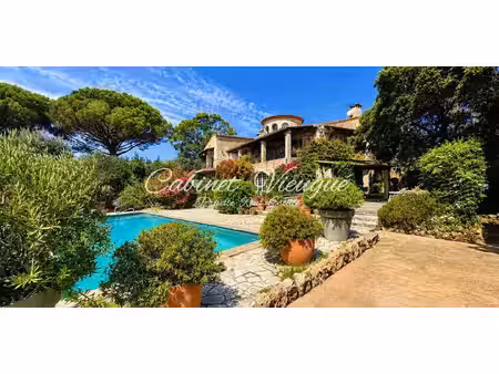villa avec piscine et terrasse grimaud (83)