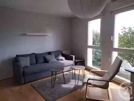 location meublée appartement 1 pièce 31.23 m² à elancourt (78990)  720 €