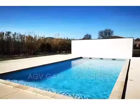location appartement 1 pièce 27 m² à hyeres (83400)  615 €