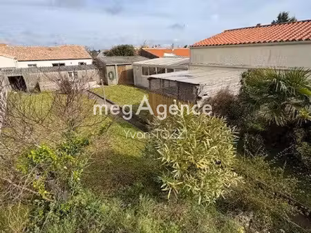 maison t3 + t2 (135 m2 de plain-pied ) avec garage aux sables d'olonne