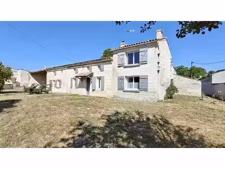 maison de charme en pierre 216 m2 habitables terrain clo