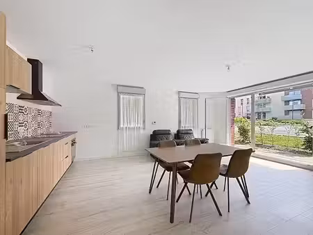 location appartement 3 pièces 71.8 m² à bailleul (59270)  985 €