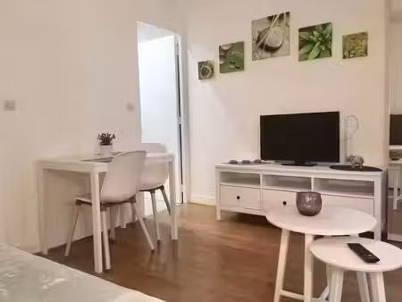 location meublée appartement 1 pièce 19 m² à paris 10ème (75010)  1 050 €