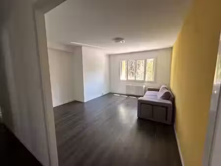 location appartement 5 pièces 81.11 m² à montpellier (34000)  1 169 €
