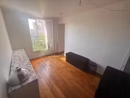 location meublée appartement 2 pièces 34 m² à paris 10ème (75010)  1 300 €
