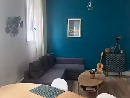 location meublée appartement 2 pièces 42 m² à paris 10ème (75010)  1 385 €