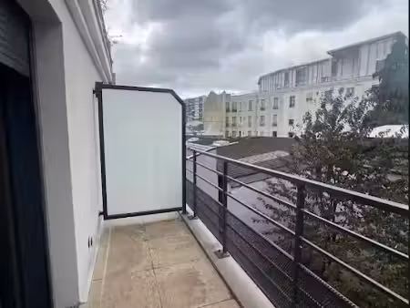location meublée appartement 4 pièces 82.8 m² à montreuil (93100)  2 581 €