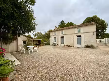 vente maison 4 pièces 118 m² jonzac (17500)