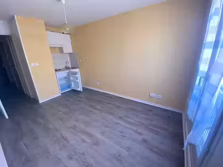 location appartement 1 pièce 16 m² à auxerre (89000)  325 €