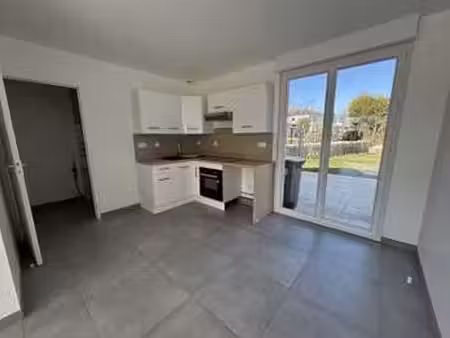 location maison à saint-méen-le-grand (35290) : à louer / 76m² saint-méen-le-grand