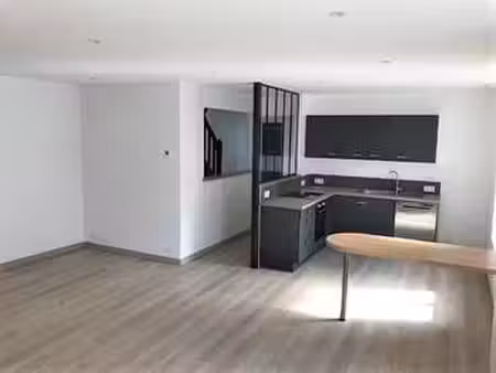 location appartement 4 pièces à saint-brice-en-cogles (35460) : à louer 4 pièces / 85m² sa
