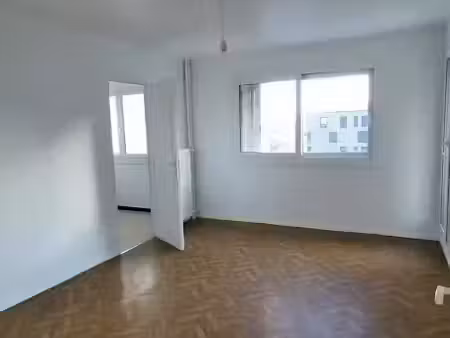 location appartement 2 pièces 46 m² à clermont-ferrand (63000)  550 €