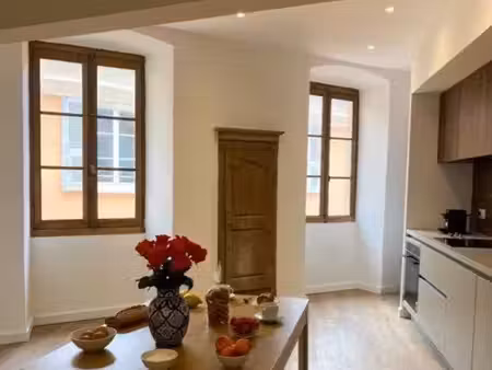bastia vieux-port – grand t2 55 m² rénové – meublé