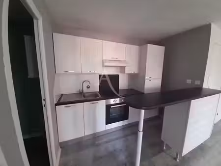 location appartement 2 pièces 39.54 m² à saint-jean-d'angély (17400)  560 €